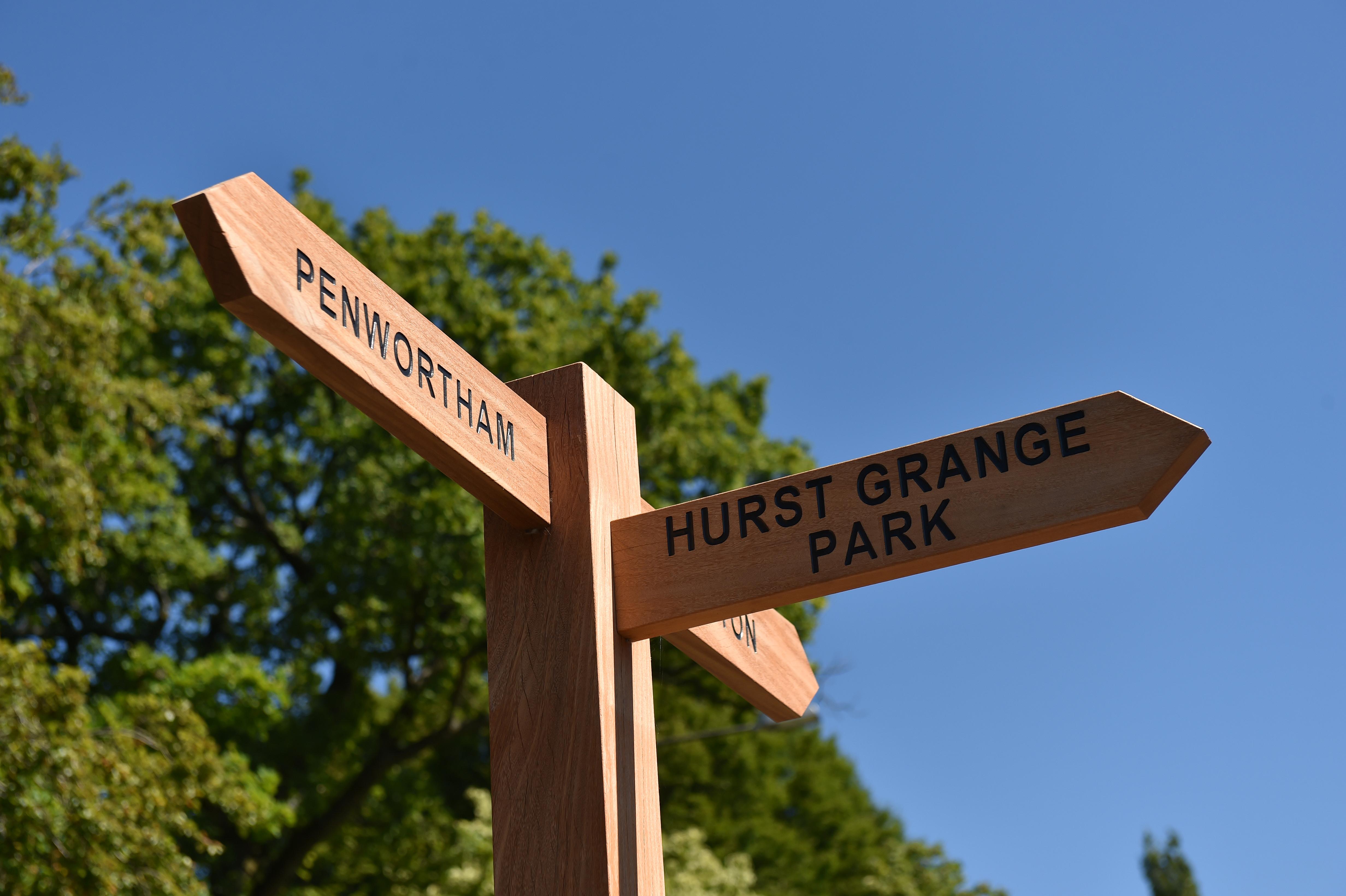 Hurst Grange Park - Signpost