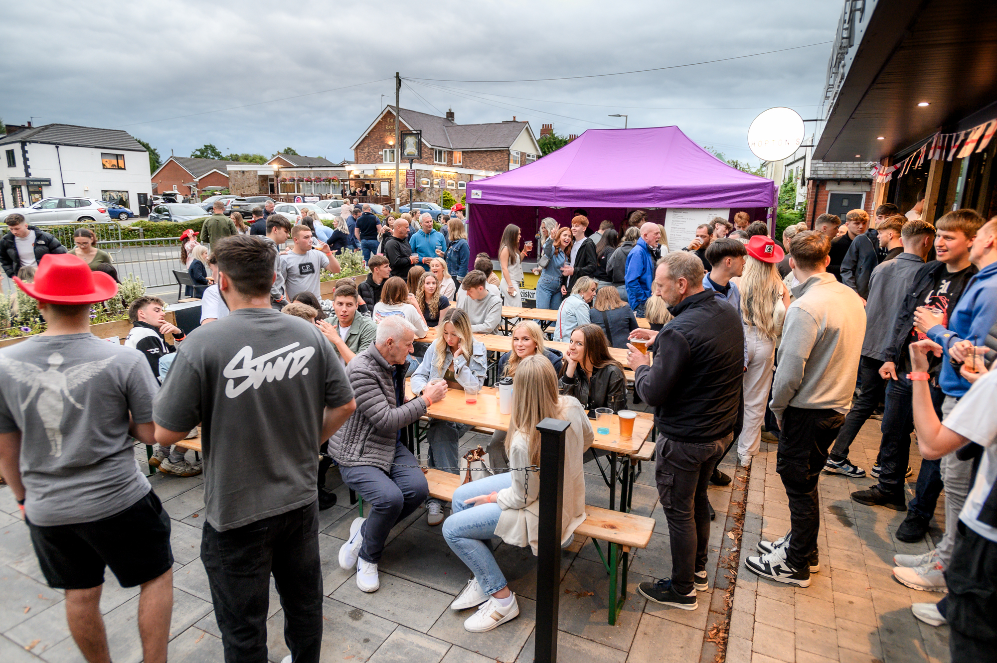 Longton Live